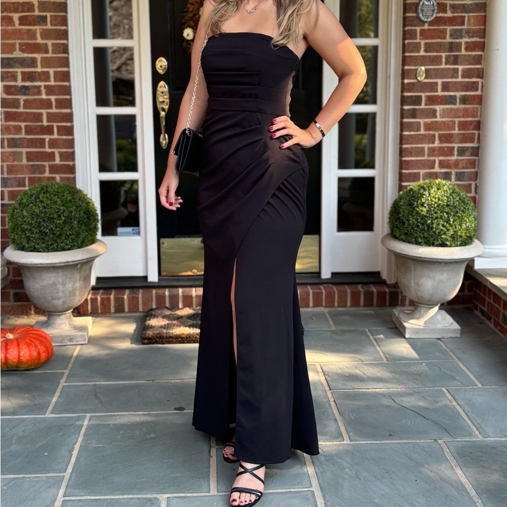AQUA Scuba Crepe Strapless Formal Dress